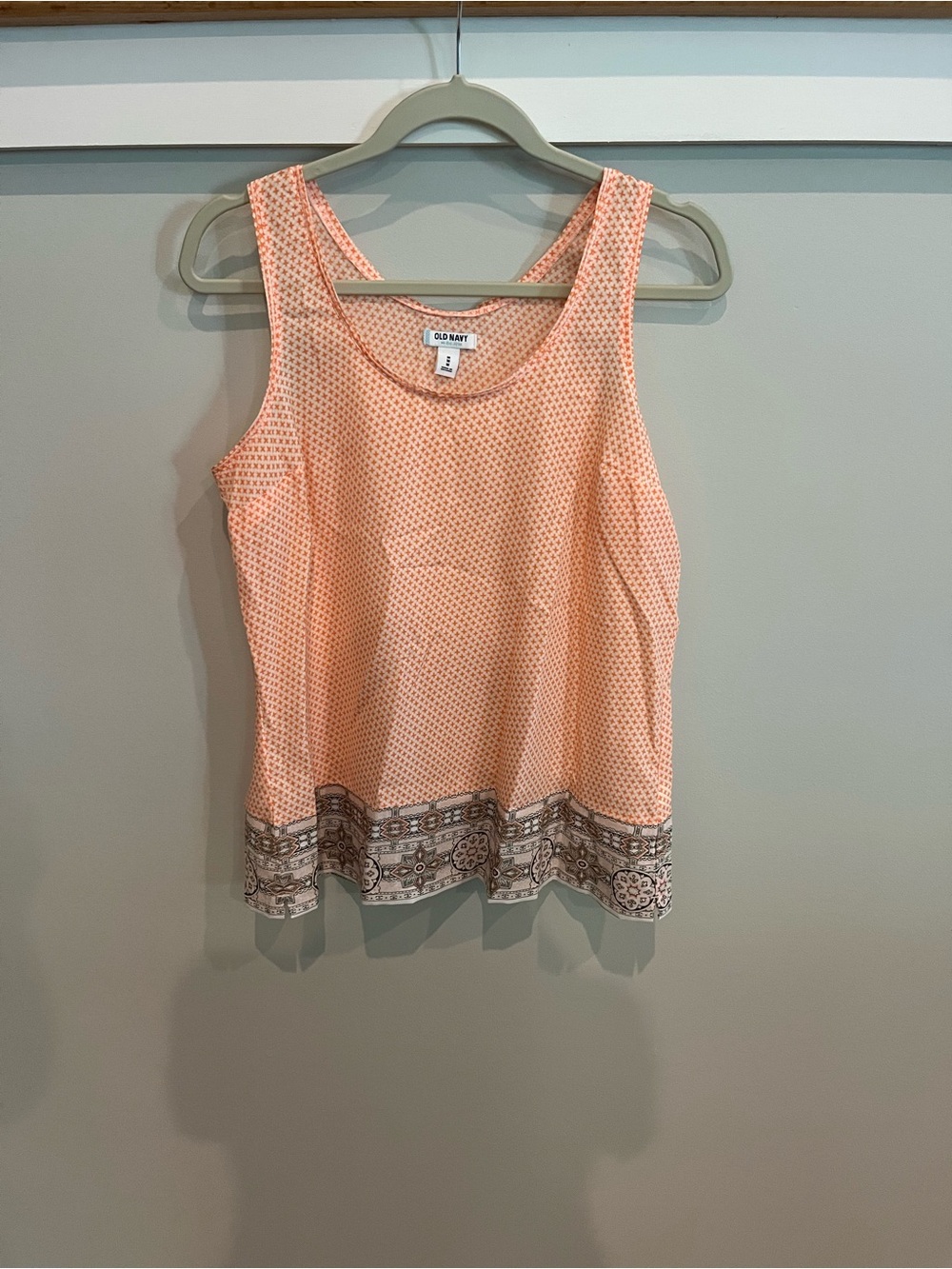 Old Navy Peach Geometric Print Tank with Decorative Hem